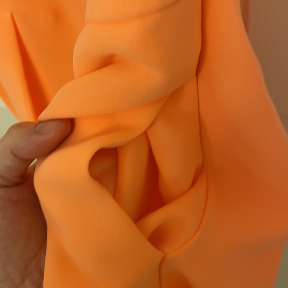 A beautiful dress from Guess - Picture 7 of 8